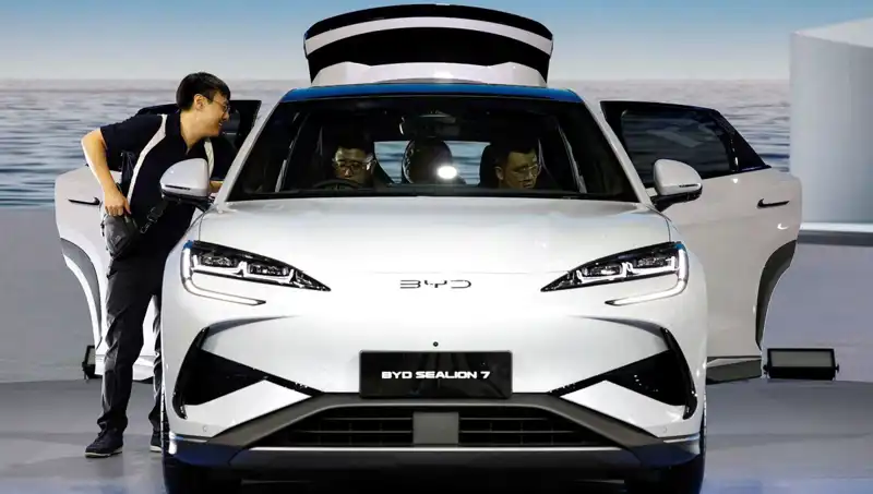 BYD, Tesla’yı Geride Bırakarak Satışlarda 100 Milyar Doları Geçti!
