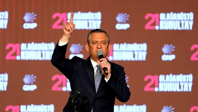 Özgür Özel'in "Cunta" Sözleri: Yargıya Taşındı, Siyasi Tartışmalar Alevlendi!