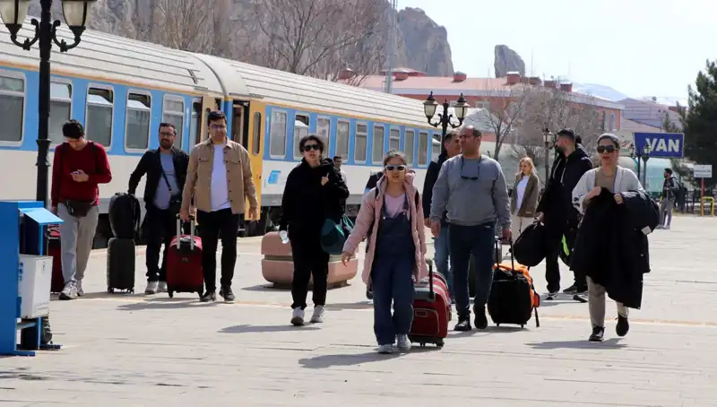 İranlı Turistlerin Nevruz Bayramı'nda Van'a Yoğun İlgi Gösterileceği Bekleniyor