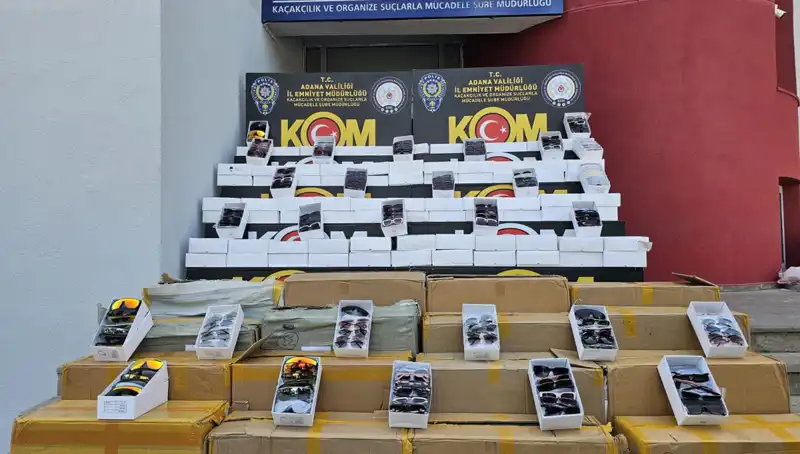 Adana'da 12 Bin Kaçak Güneş Gözlüğü Operasyonu: Hedef Marka Sahipleri!