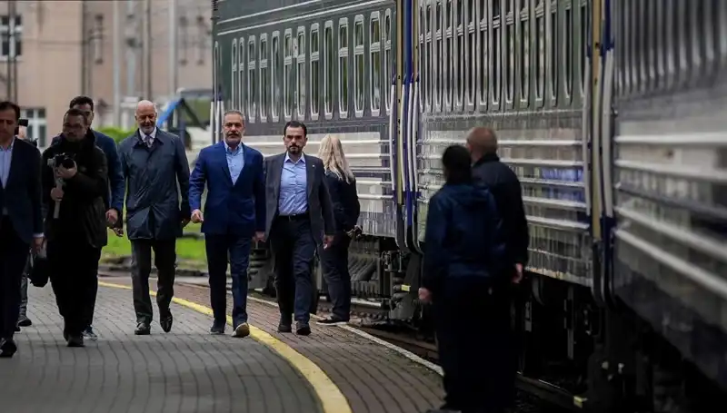 Dışişleri Bakanı Fidan, Ukrayna'daki Kritik Temaslarını Tamamladı