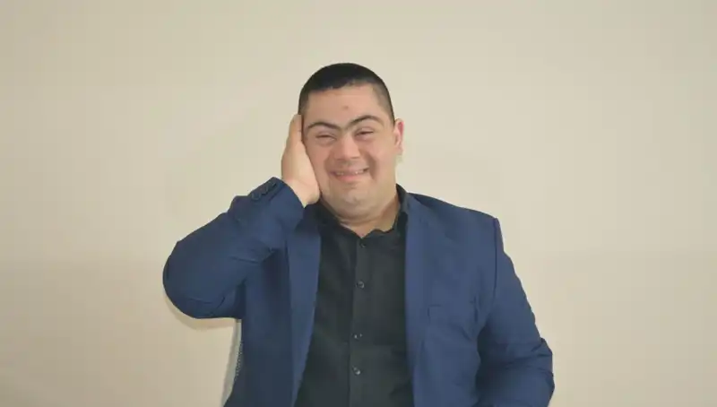 Down Sendromlu Genç Erdinç'in Hayali: Müzikle Dünyayı Sarmak