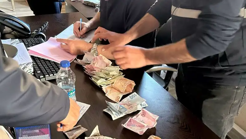 Antalya'da Dilenci Operasyonu: 19 Bin Lira ile Yakalandılar!