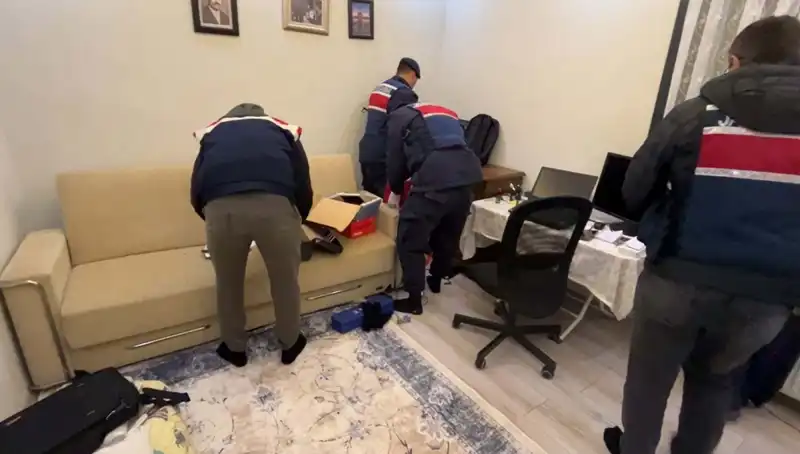 Türkiye Genelinde Önemli DHKP-C Operasyonu: 30 Gözaltı Gerçekleşti