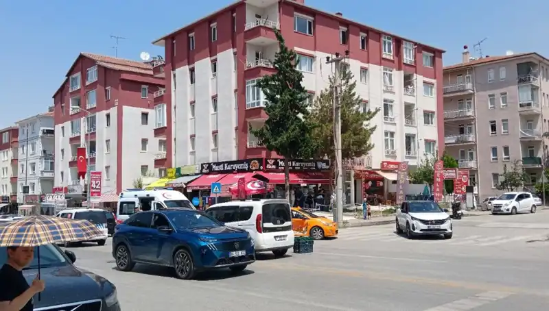 Taksi ve Otomobil Çarpışması: Şok Edici Kaza Detayları Ortaya Çıktı!
