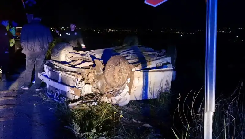 Otomobil Devrildi, Şok Eden Kaza: 1 Ölü, 3 Yaralı!