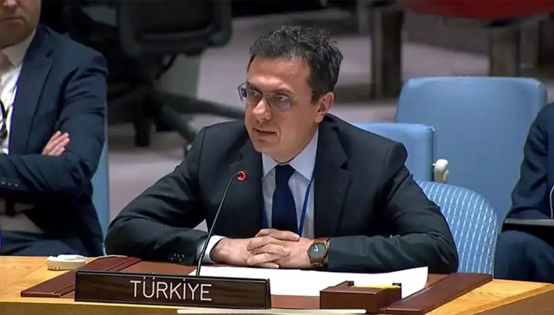 İsrail'in Suriye'deki Hava Saldırılarına Son Vermesi İçin Acil Çözüm Arayışı