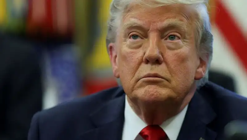 Donald Trump’tan Şaşırtan Açıklama: "Hem Ülkeyi Hem Dünyayı Yönetiyorum"