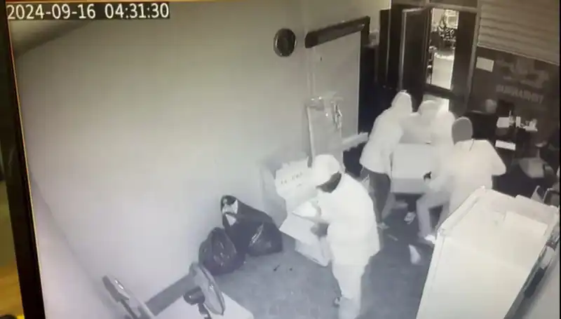 Gizemli Kasa Krizi: Hırsızlar Kendi Yöntemleriyle Zengin Olma Peşinde