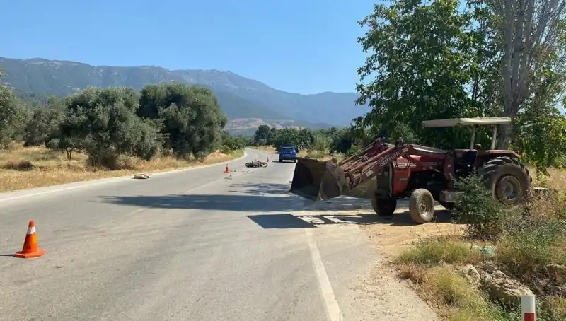 İzmir'de Feci Kaza: Motosiklet Sürücüsü Hayat Mücadelesi Veriyor