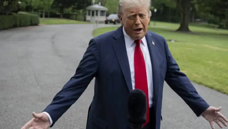 Trump'tan Çarpıcı Açıklama: "Savaş Hükümetlerin Bazen Tek Seçeneği Olabiliyor"