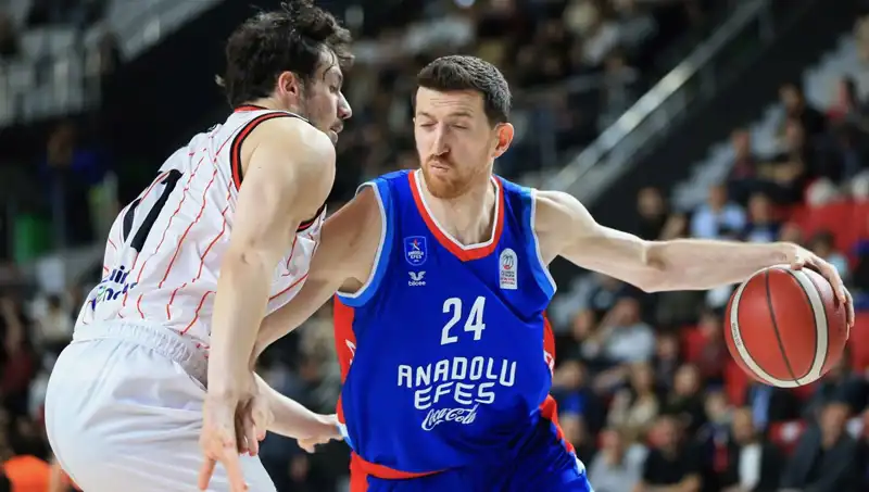 Anadolu Efes, Euroleague'de Şampiyonluk Yolunda Kritik Maçta Karşılaşıyor