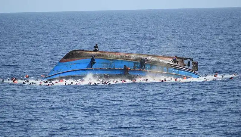 Filipinler'de Üzücü Gemi Kazası: 4 Kişi Hayatını Kaybetti, 7 Kişi Kayboldu