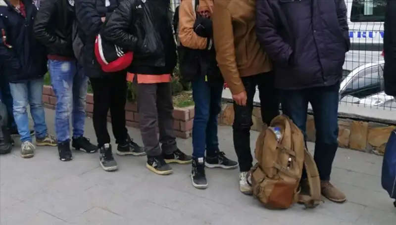 Edirne'de Yakalırdı! 10 Düzensiz Göçmen Rüzgarı İkna Etti