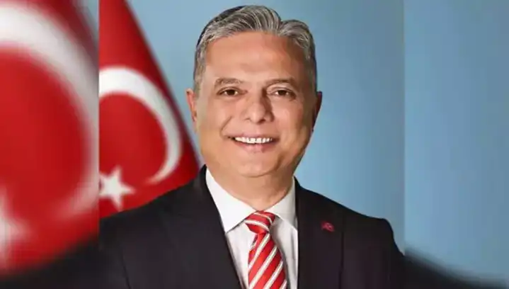 Ümit Uysal: CHP Genel Başkan Adayı ve Siyasi Kariyerinin Derinlikleri
