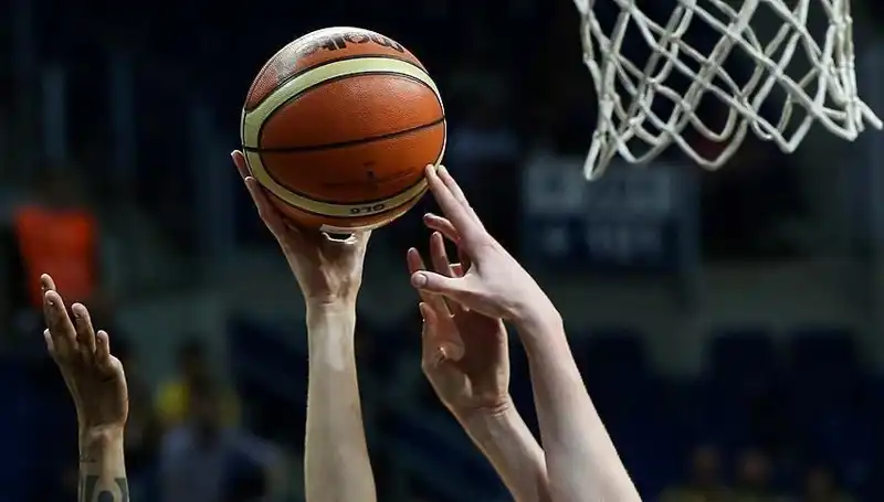 Kadın Basketbolunda İki Dev Fenerbahçe ve Beşiktaş Yarı Finalde Karşı Karşıya Geliyor!