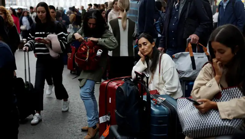 İspanya'da Kablo Hırsızlığı: Tren Yolcuları Tehlikeye Girdi!