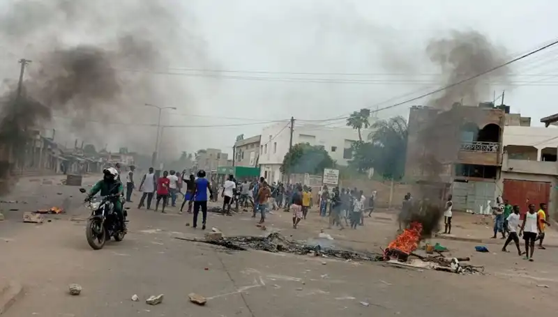 Togo’da Protesto Gösterileri: Nehirlerde Bulunan 7 Cesedin Ardındaki Sır Ne?