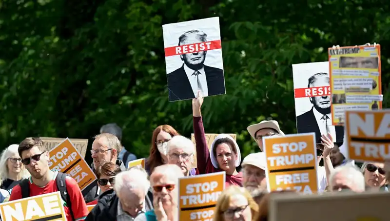 Trump'ın İskoçya Ziyaretinde Golf Keyfi ve Protestolar