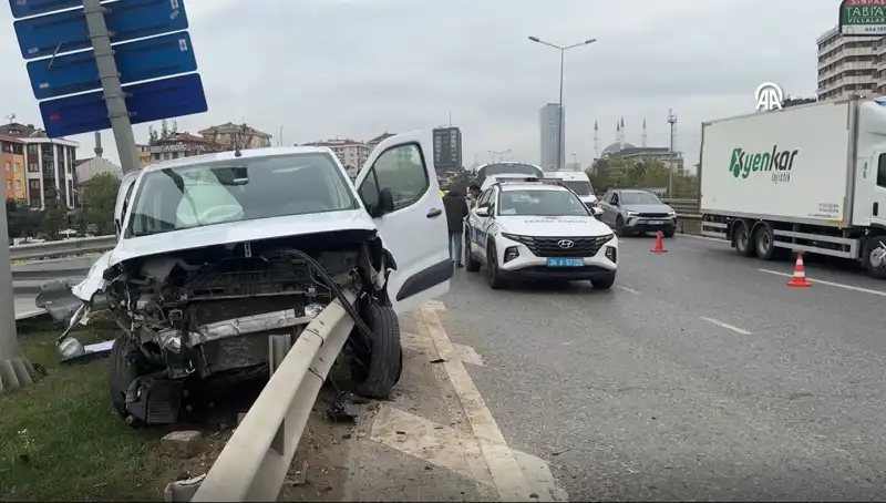 Otoyolda Feci Kaza: Araç Bariyere Ok Gibi Saplandı, Sürücü Hayatını Kaybetti