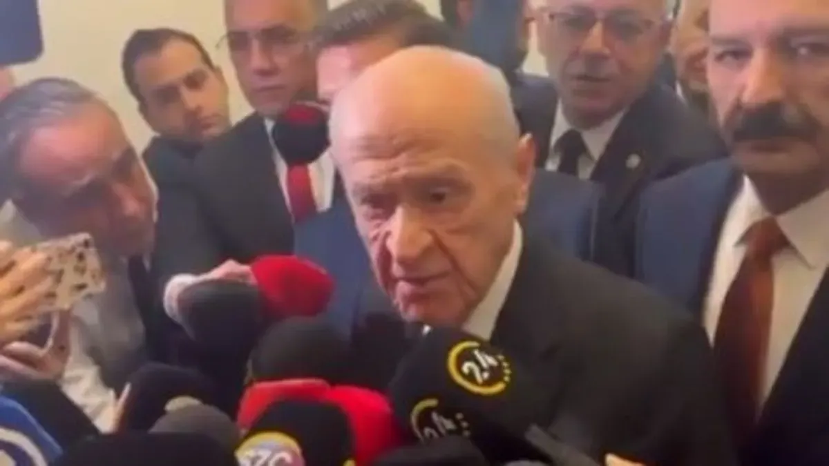 MHP Lideri Bahçeli'yi Sinirlendiren Görüş Ayrılığı Sorusu: "Mesleği Bırak"