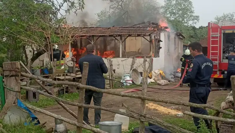 Elektrik Kontağından Çıkan Yangın, Şehirde Paniğe Neden Oldu