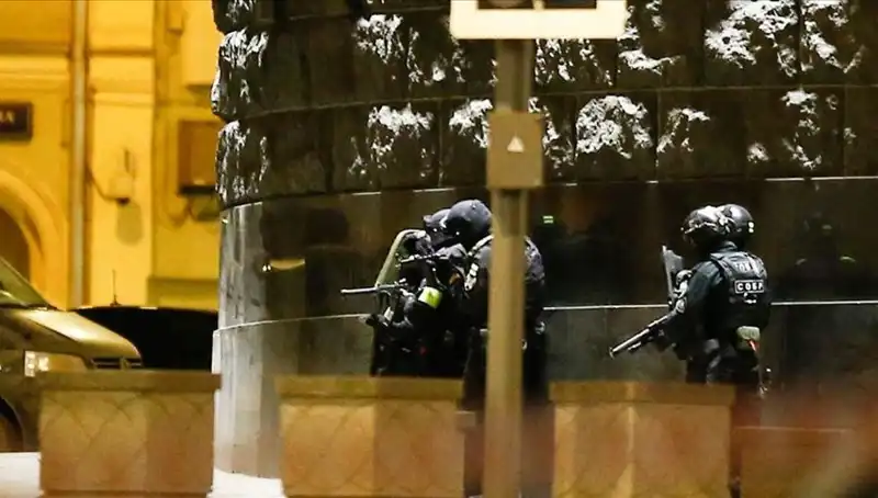 Rusya’da Şok Edici Silahlı Saldırı: Çatıdan Rastgele Ateş Açtı