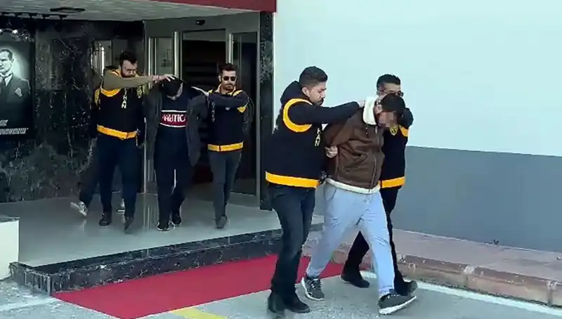 Başına Silah Dayayıp 2 Milyon Lira İsteyen Şüphelilere Tutuklama