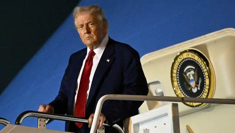 Katar'dan Trump'a Uçan Saray: 400 Milyon Dolarlık Jetin Kapsamlı İncelemesi