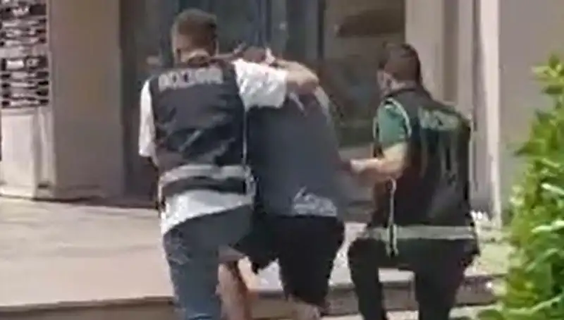 Sahte Dövizle Alışveriş Yapan Turist Şok İle Sınır Dışı Edildi