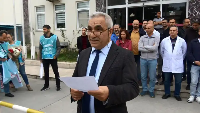 Antalya'da Doktora Yapılan Saldırı Sağlık Çalışanlarını Ayaklandırdı