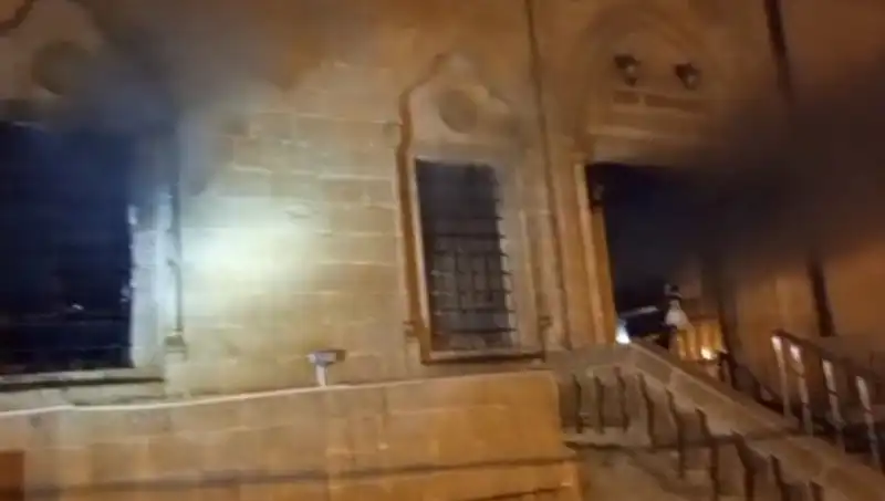 Mardin'de Tüyler Ürperten Cami Yangını: Neler Yaşandı?