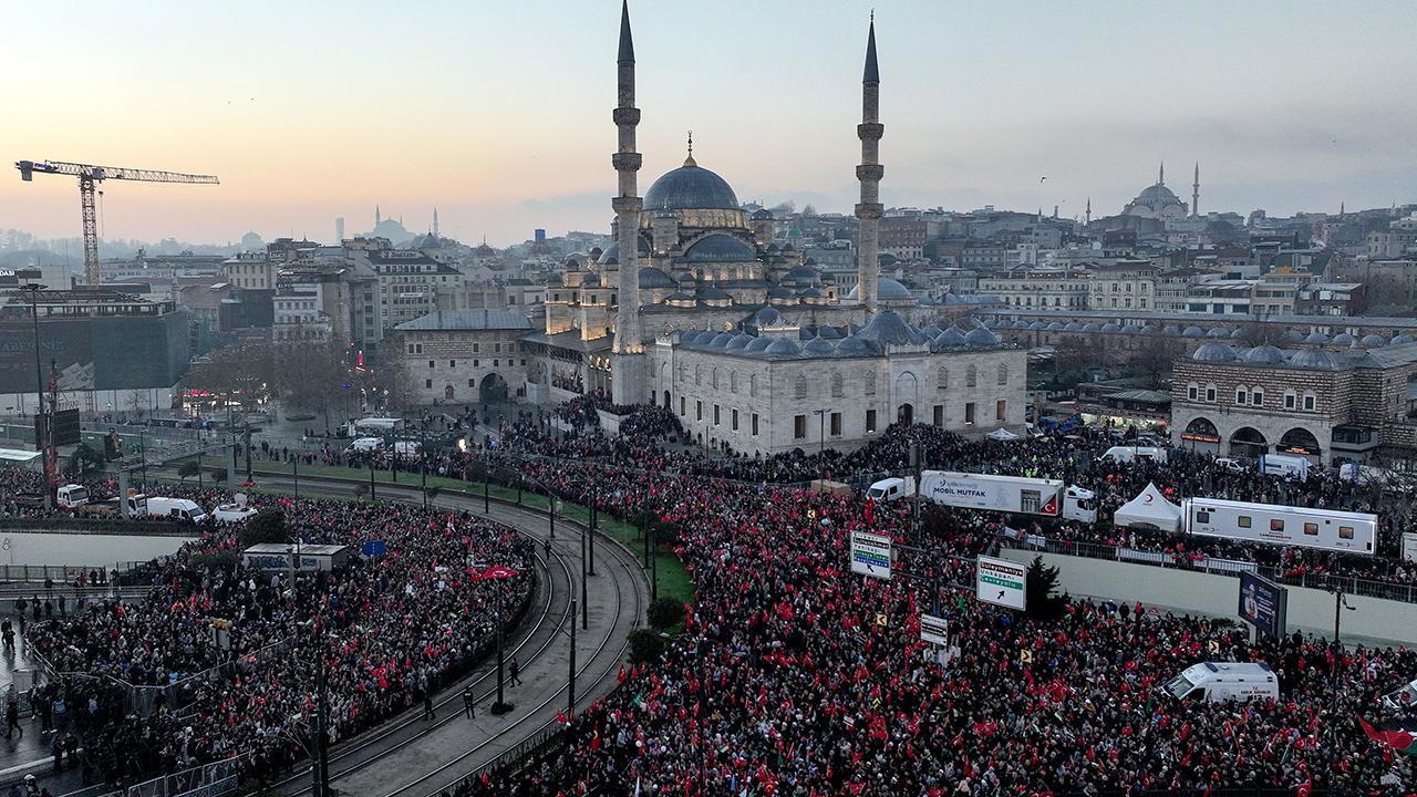 Dünya liderleri İstanbul'da bir araya geldi