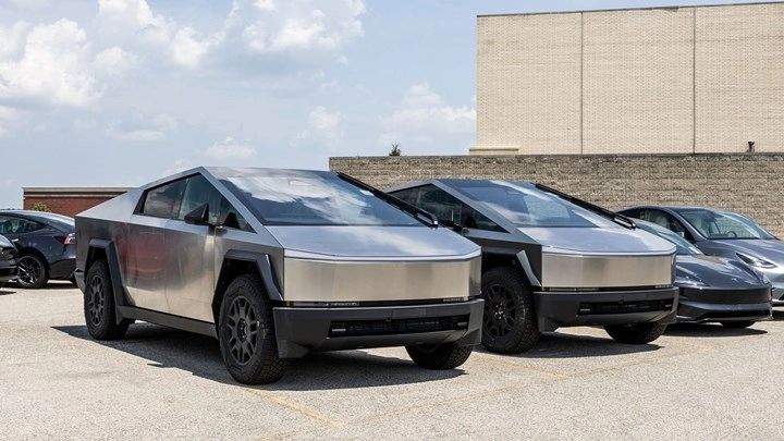 Tesla, On Binlerce Cybertruck'ı Yeniden Geri Çağırıyor