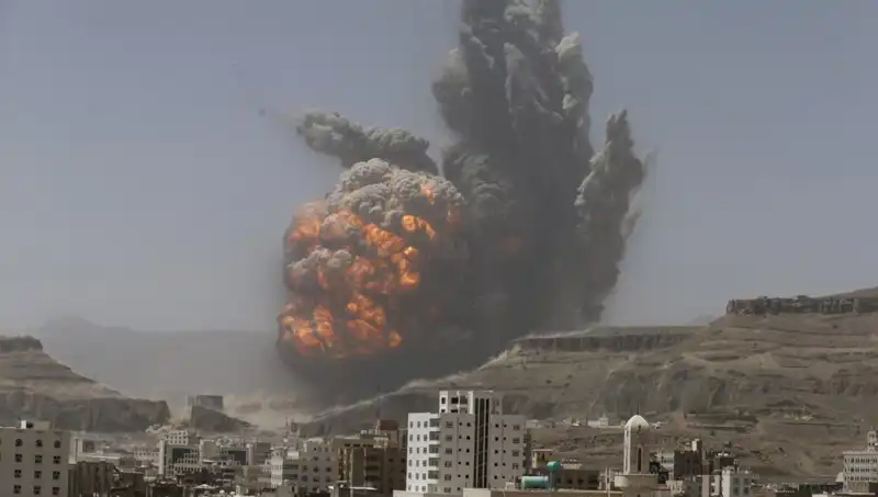 ABD'nin Yemen'deki Hava Saldırısı: Fabrikada Can Kaybı ve Yaralılar
