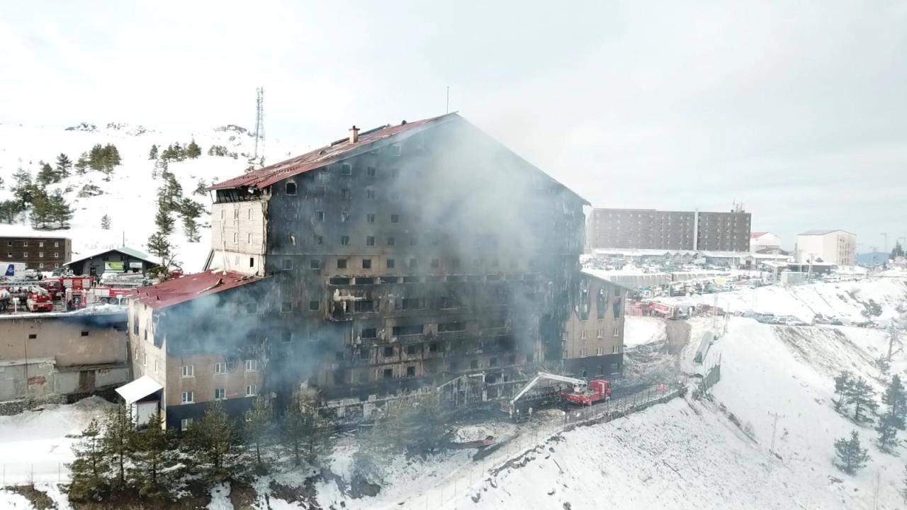 Bakan Tunç: Yangınla İlgili 4 Kişi Gözaltına Alındı