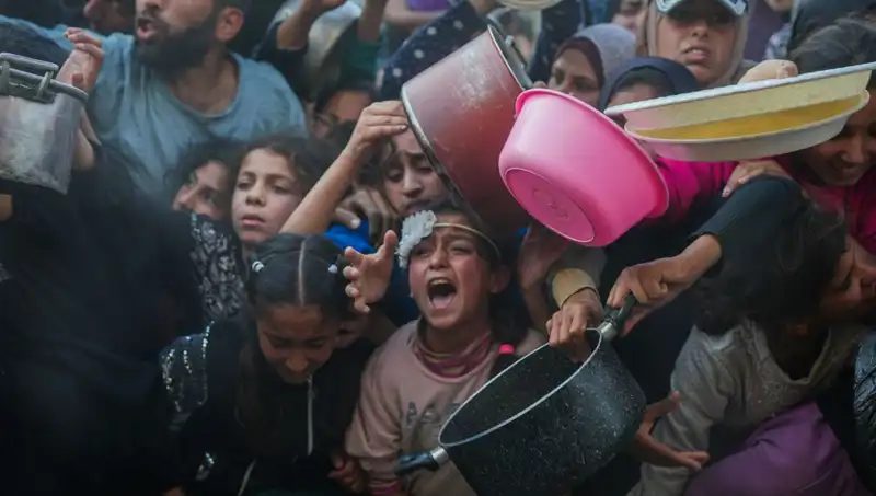 Gazze'de Açlık Krizi: Un Stokları Tükendi, Neler Oluyor?