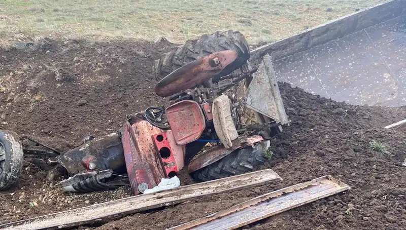 Kayseri'de Kontrolden Çıkan Traktör Şarampole Uçtu, Kaza Anları Kamerada!