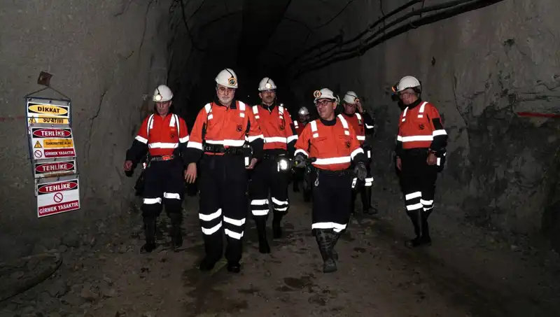 Bakan Işıkhan, Altın Madeni Ziyaretiyle Yatırımcılara Güvence Verdi