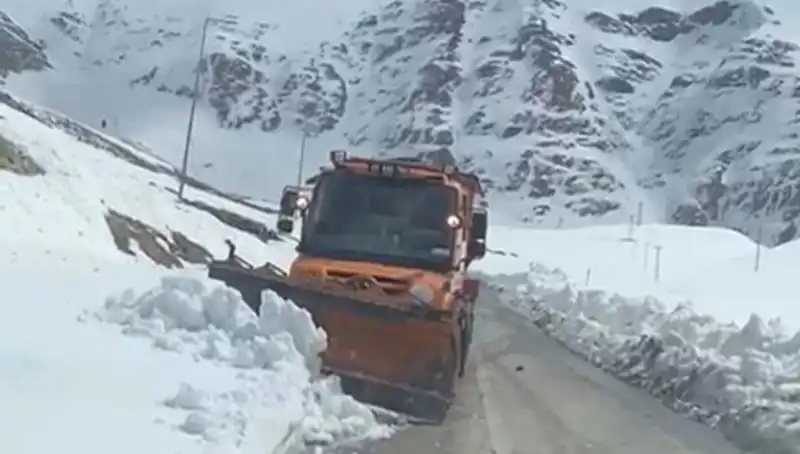 Kar nedeniyle beş aydır kapalı olan bölge, bir haftalık çalışmalarla yeniden açıldı!