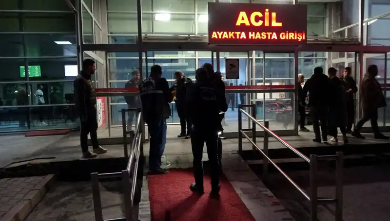 Hastane Acil Servisinde Silahlı Kavga: Neler Oldu, Kimler Yaralı?