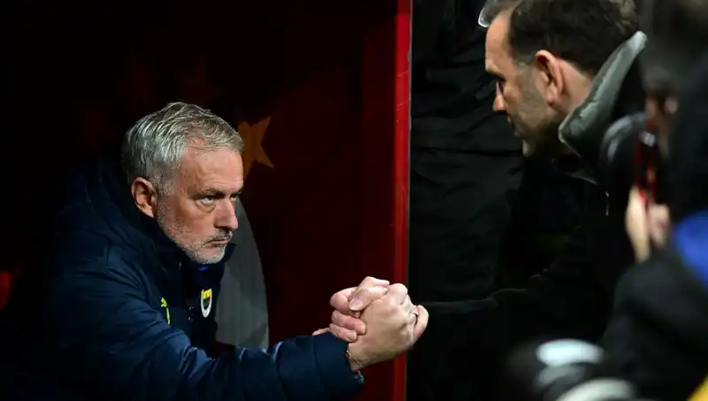 Derbiye Geri Sayım: Mourinho ile Buruk 3. Kez Arenada!