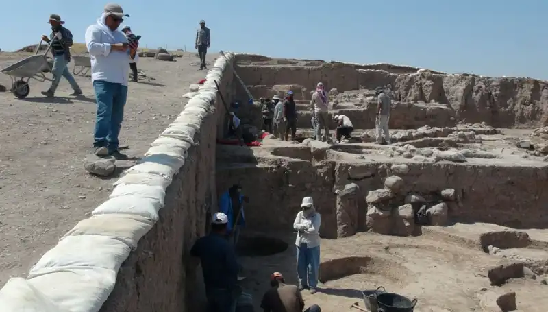 Kilis'teki Oylum Höyük'te Kazı Çalışmaları, Sıcak Havalara Rağmen Devam Ediyor!