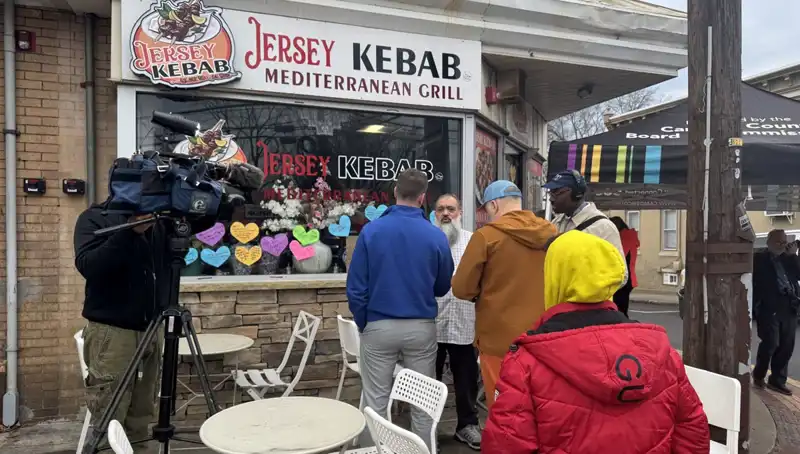 Türk Ailesinin Yeşil Kart Bekleyişi Korkunç Bir Gözaltı ile Sonuçlandı!