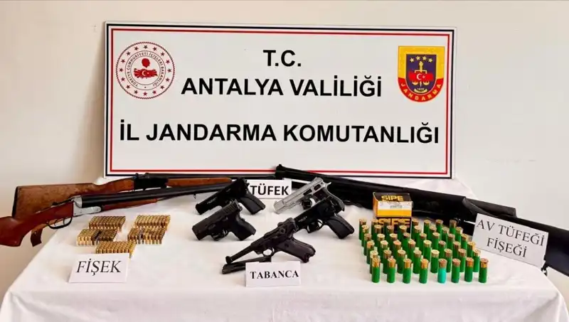 Antalya'da Ruhsatsız Silah Operasyonları Arttı: Güvenlik Tehditleri Hızla Yayılıyor
