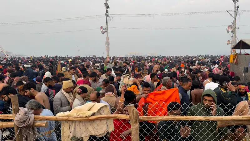 Hindistan'daki Dini Festivalde İzdiham: Günlerdir Beklenen Olay Traji Komi Bir Sonuca Ulaştı