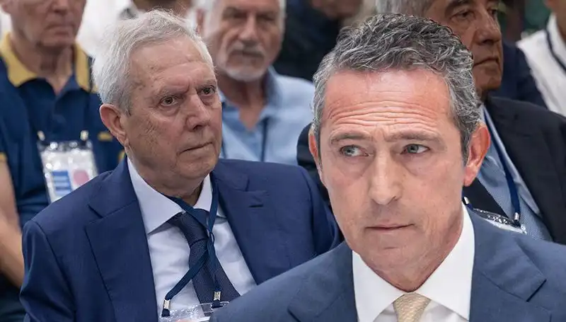 Fenerbahçe Divan Kurulu'nda Aziz Yıldırım’ın Adaylık Açıklaması Gerginliğe Neden Oldu