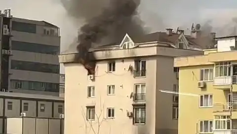 Mecidiyeköy'de Yangın Paniği: Dört Katlı Bina Alev Alev Yandı