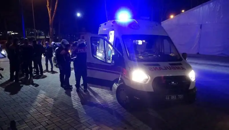 Parkta Silahlar Konuştu: İki Grup Arasında Kanlı Kavga!