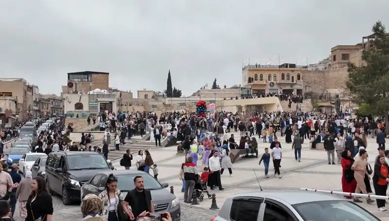 Mardin Ramazan Bayramı'nda Aynı Anda Hem Yerli Hem Yabancı Turistleri Ağırladı
